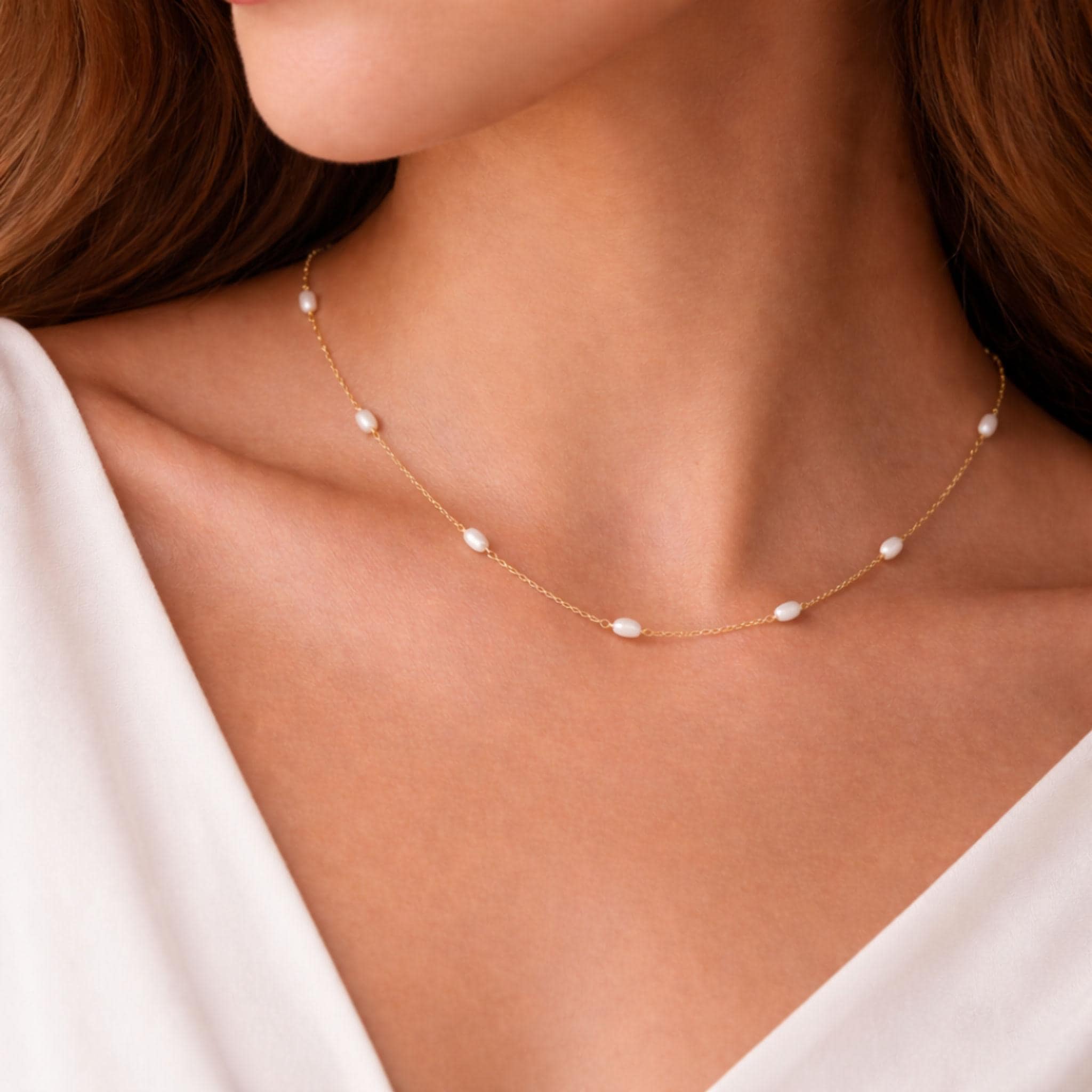 Dainty Gold Chain Pearl Necklace thumbnail 4