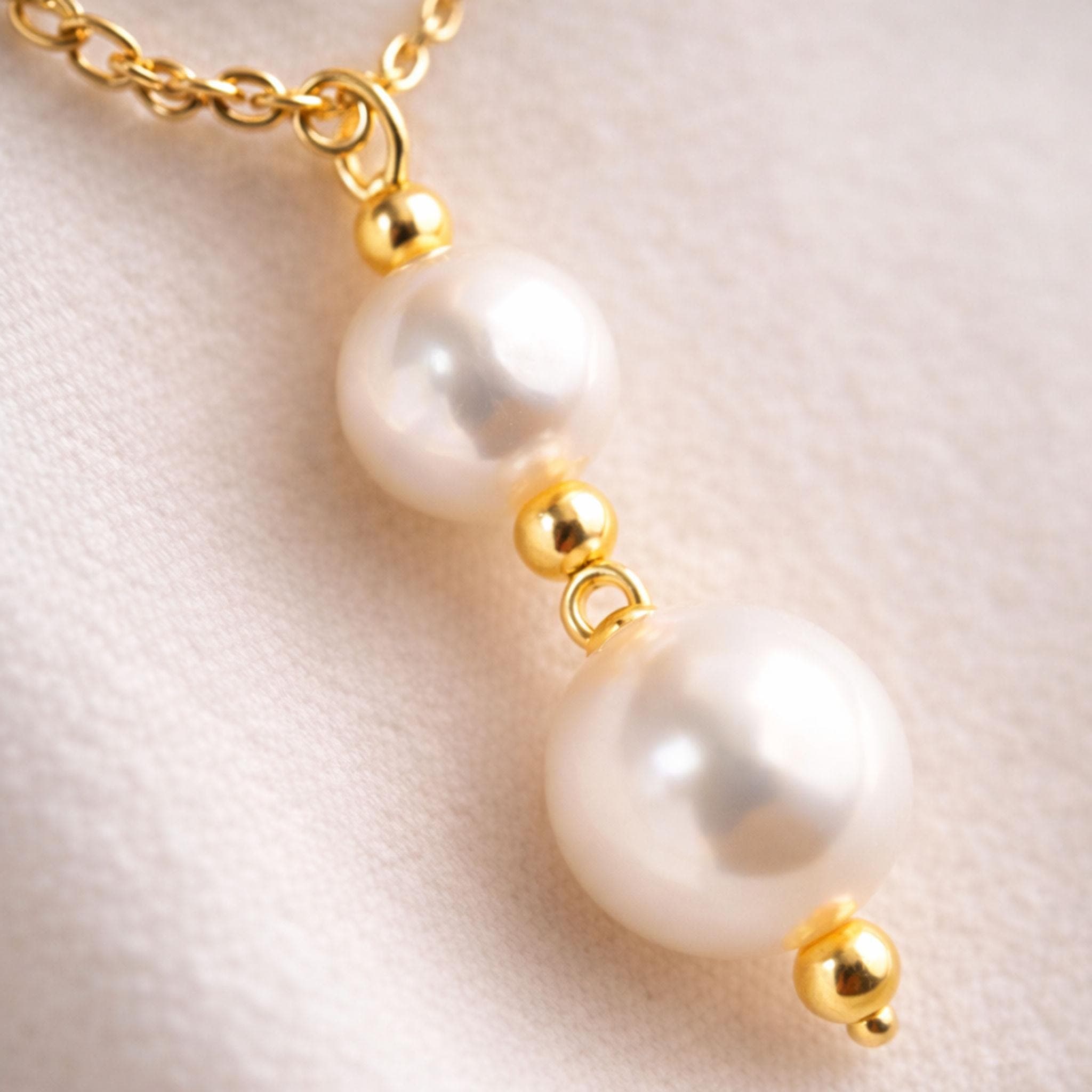 Freshwater Pearl Pendant Necklace thumbnail 5