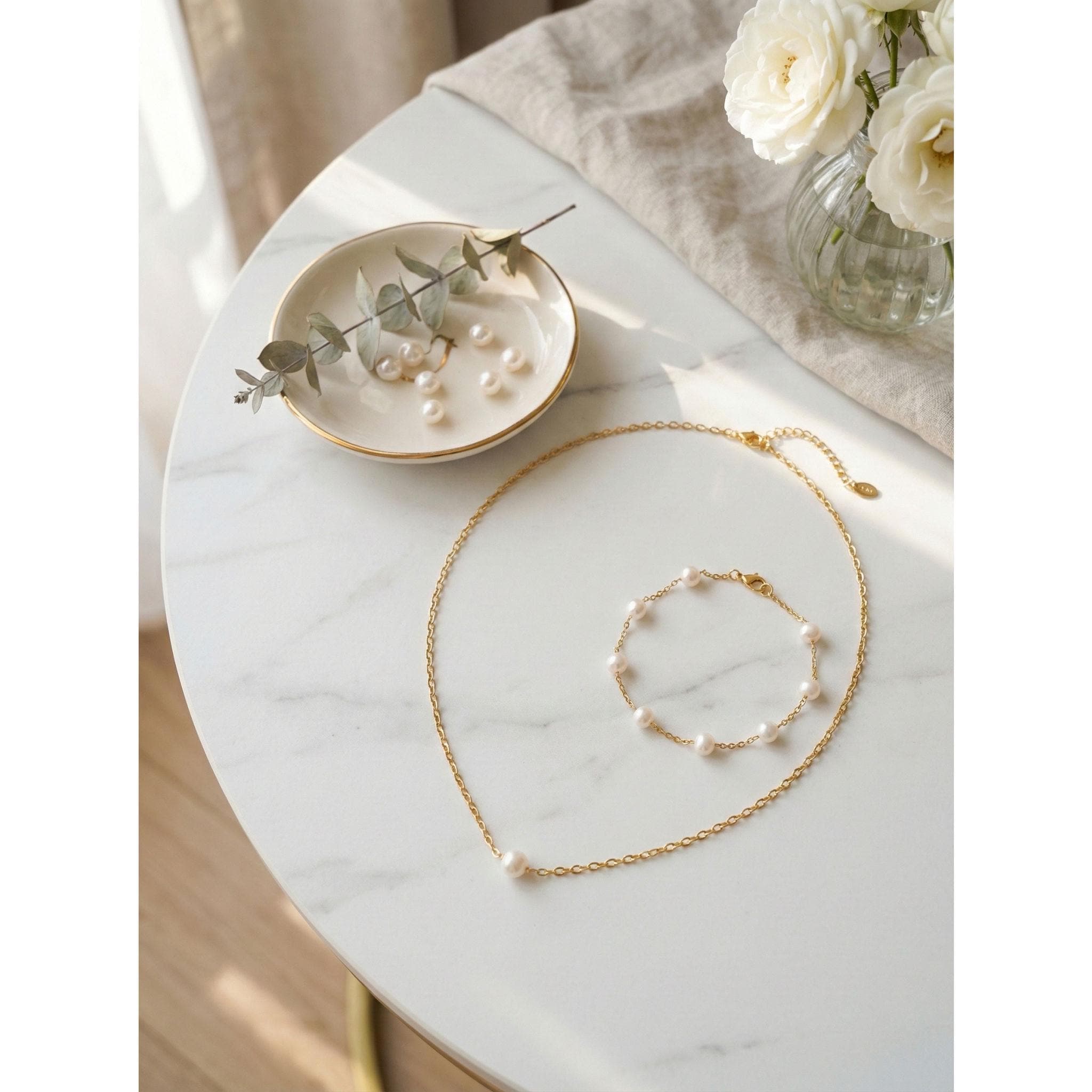 Freshwater Pearl Necklace thumbnail 4