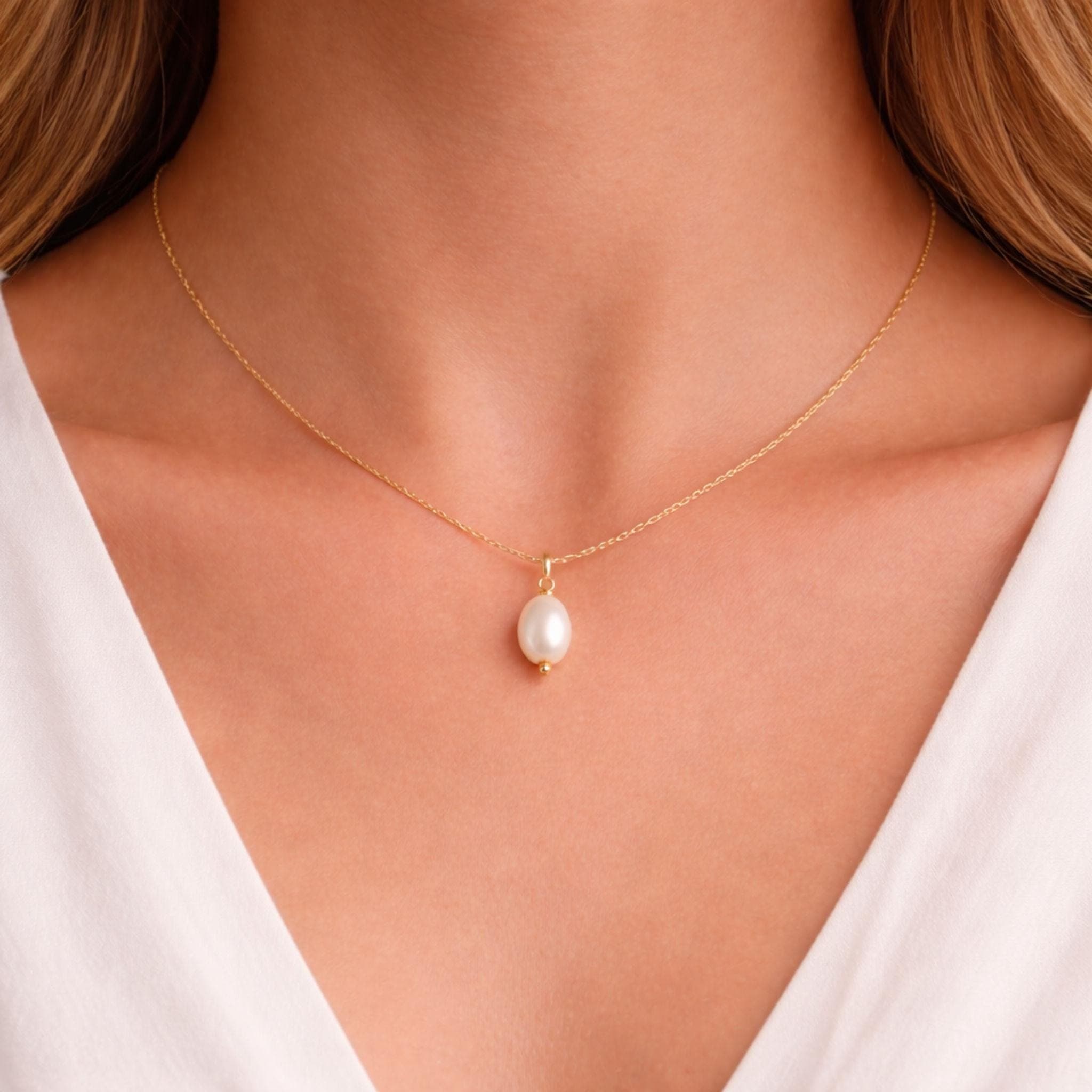 Handmade Freshwater Pearl Pendant Necklace - Dainty Gold or Silver Chain | Kreths Pearl Jewelry