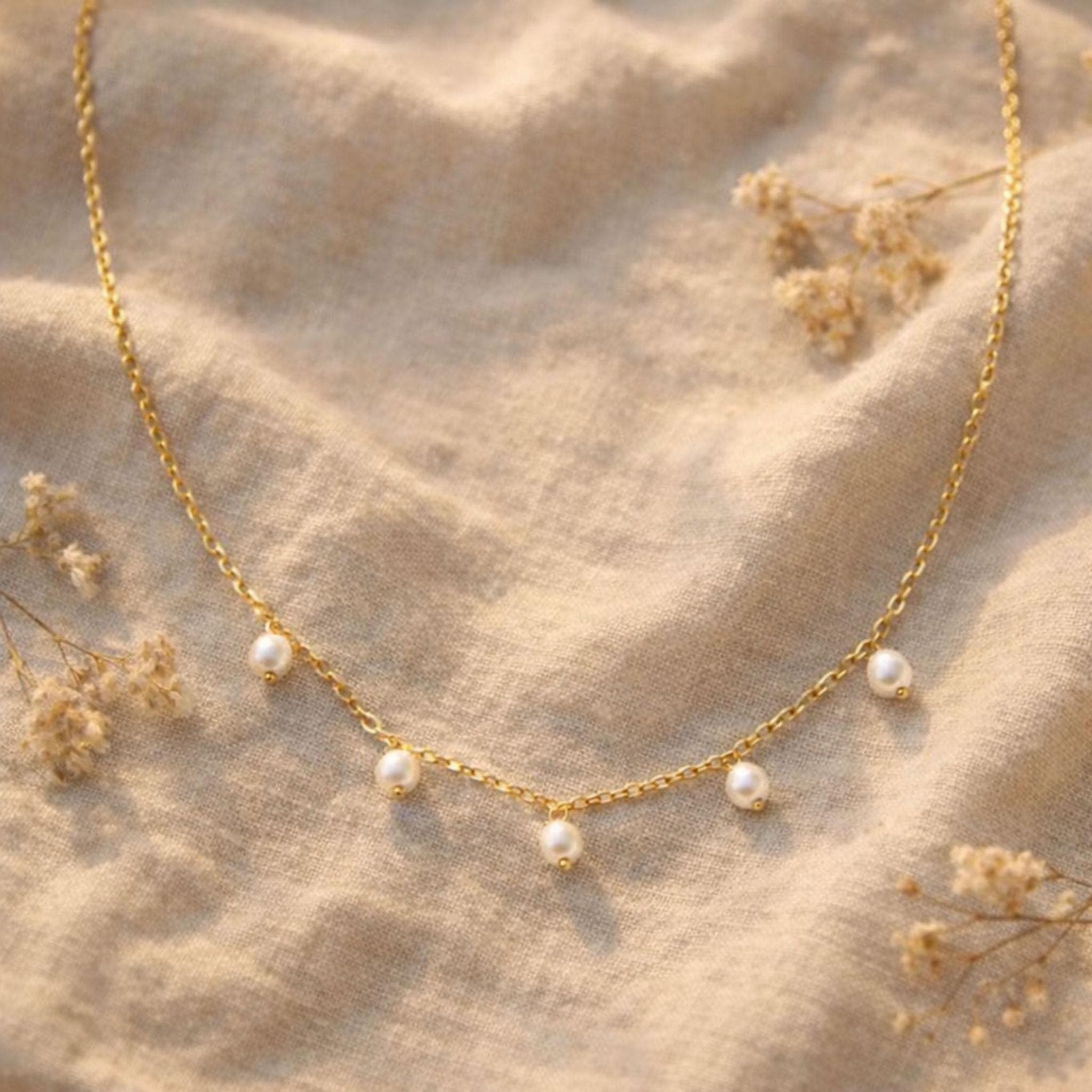 Minimalist Freshwater Pearl Choker Necklace thumbnail 3