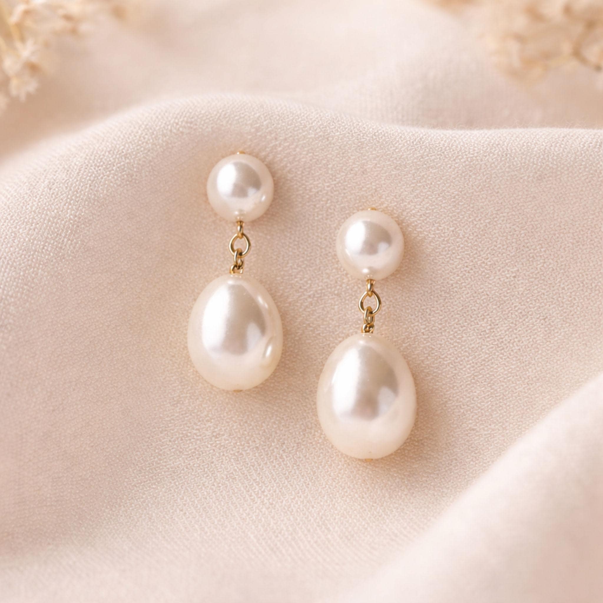 Pearl Earrings thumbnail 4