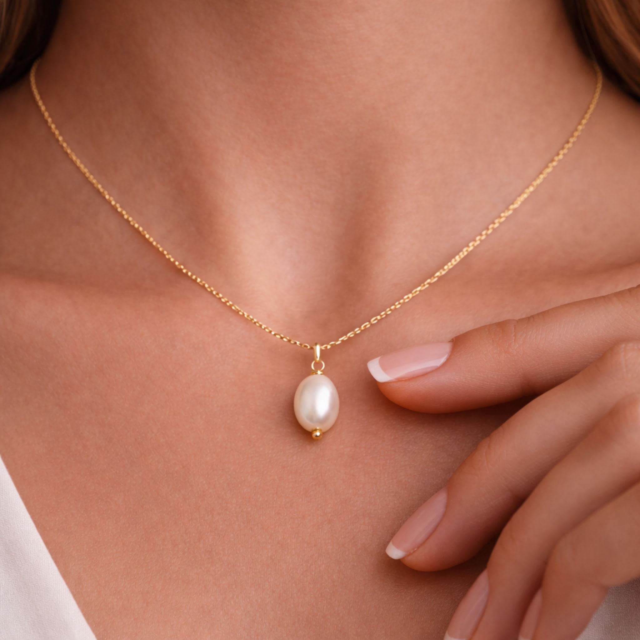 Handmade Freshwater Pearl Pendant Necklace thumbnail 2