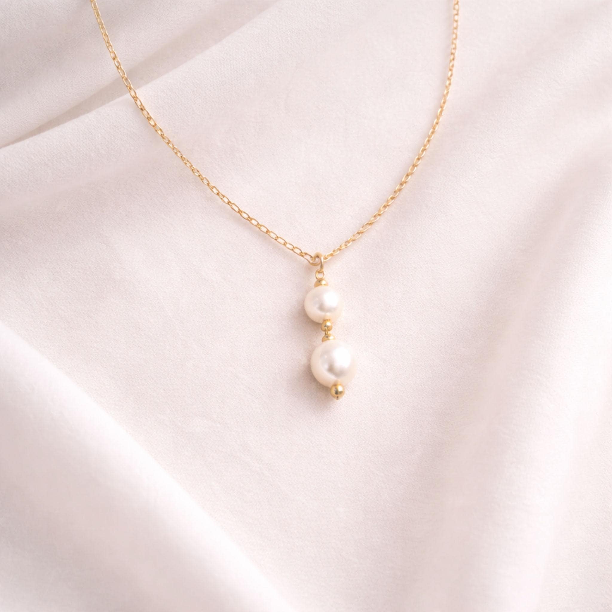 Freshwater Pearl Pendant Necklace thumbnail 3