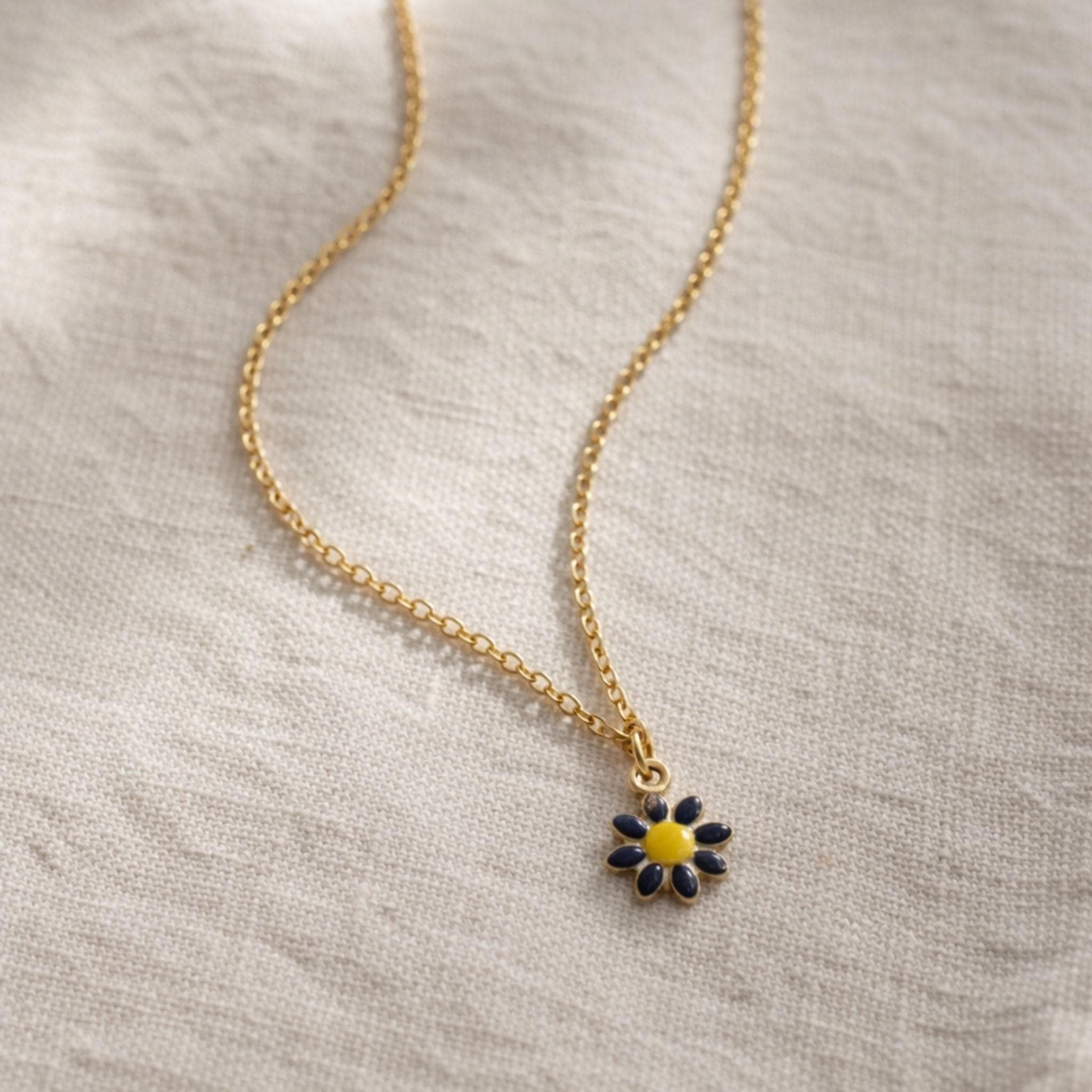 Tiny Daisy Necklace thumbnail 5