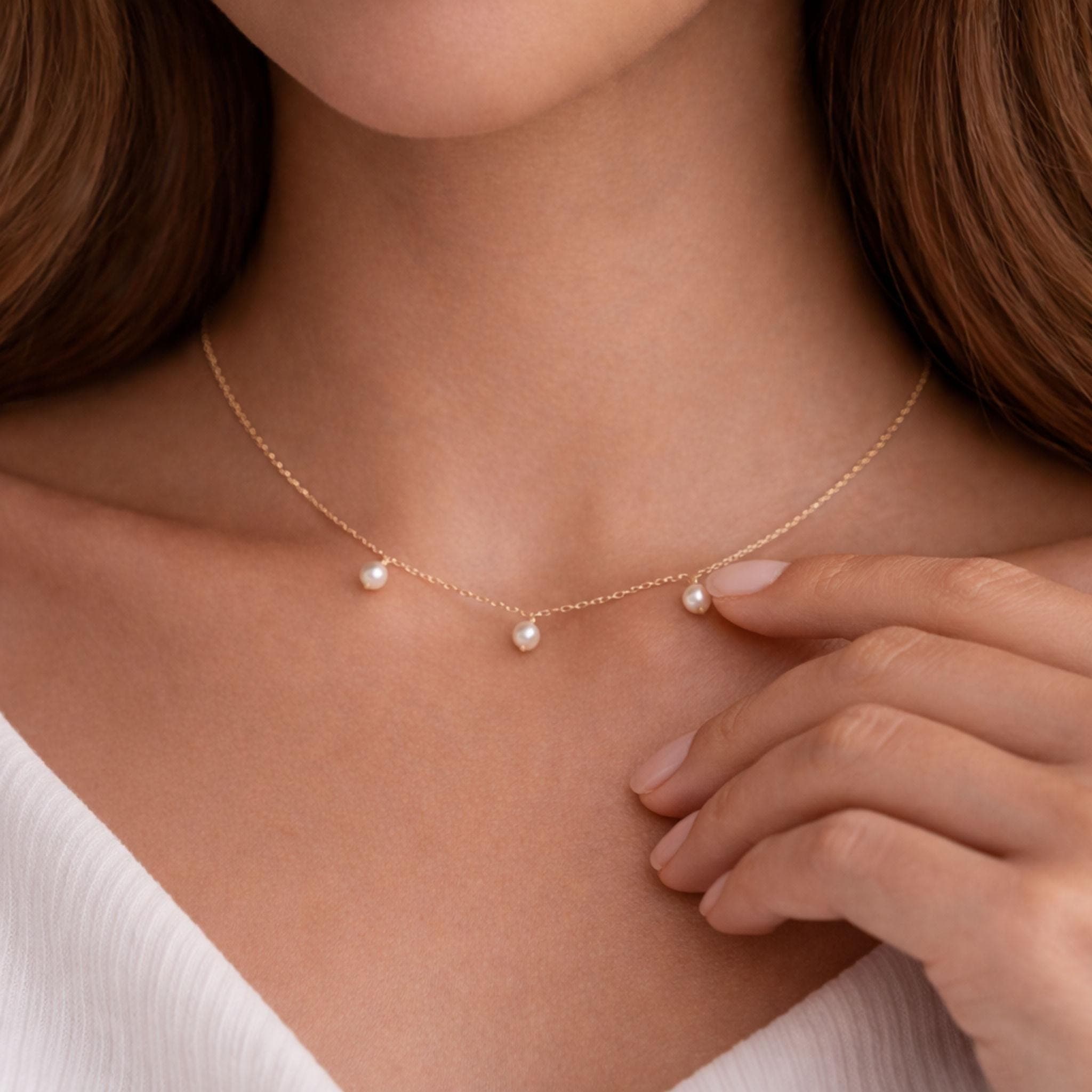 Minimalist Freshwater Pearl Choker Necklace thumbnail 4