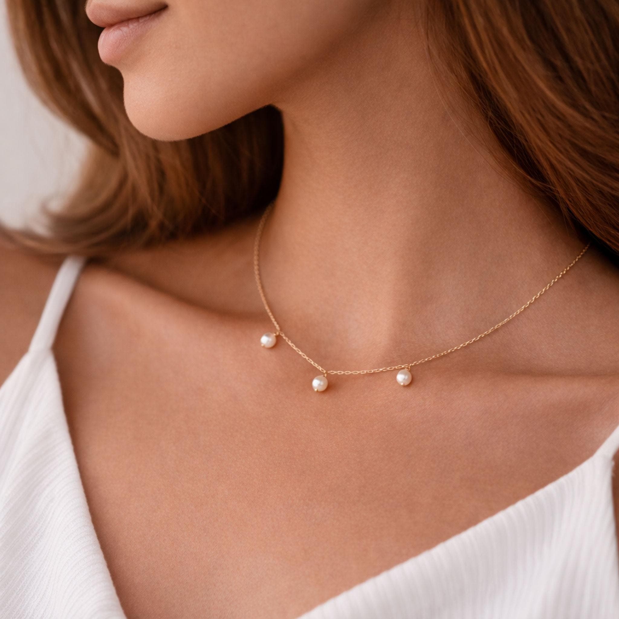 Minimalist Freshwater Pearl Choker Necklace - Elegant Gold Chain | Kreths Pearl Jewelry